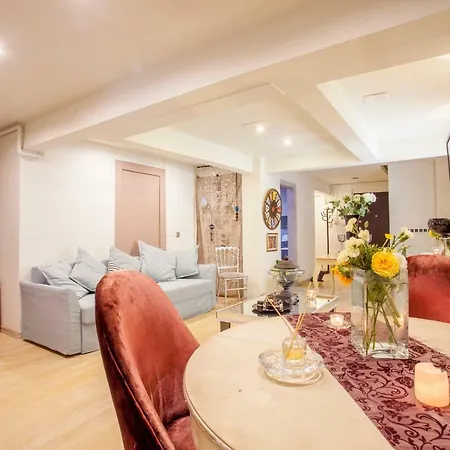 Le Chic Apart Rumeli Caddesi Simsek Apt.no:5 Kat 1 Istanbul